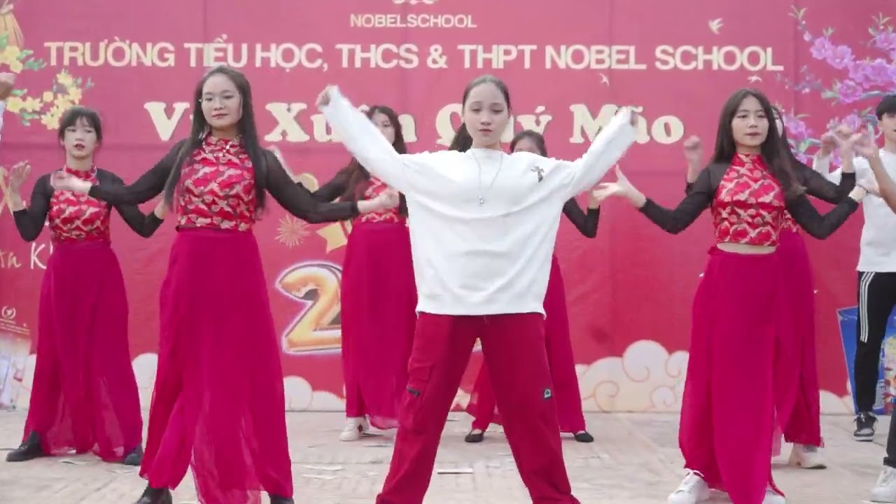 Nhảy trên nền nhạc Gieo Quẻ - Hoàng Thùy Linh & Đen - Hội chợ xuân 2023