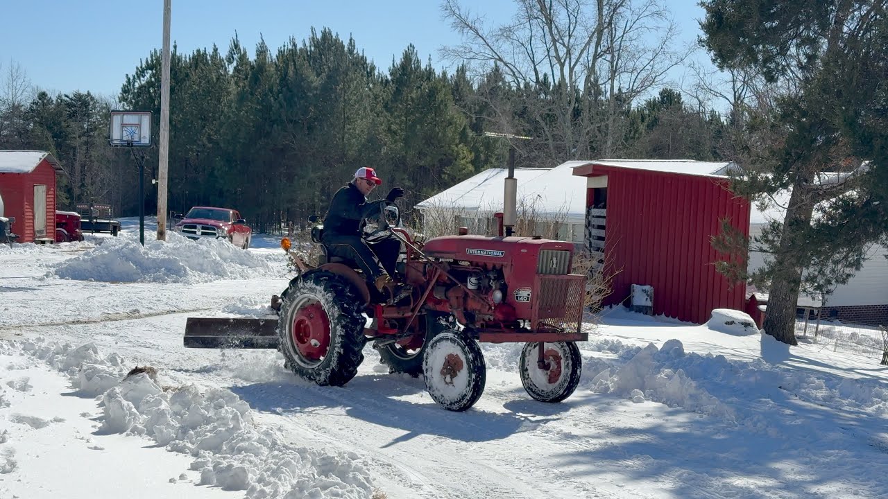 Plowing Snow With My Farmall 140!