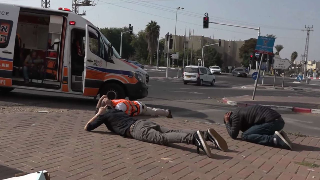 שגרת חירום: החיים של אנשי כוחות ההצלה בשדרות
