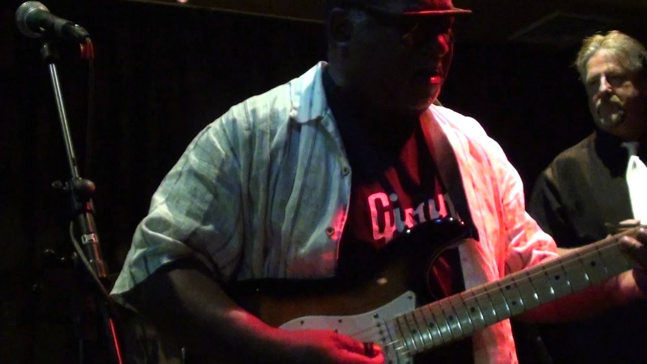 Charles Dennis takes Stoney Bs Strat plays his song for all the pretty ladies 08152011