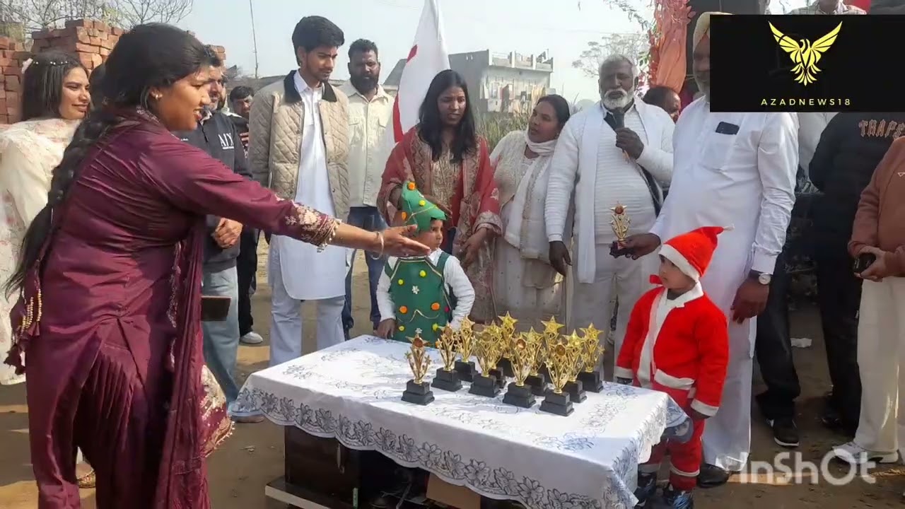 ਪਿੰਡ ਵਜੀਰ  ਚਁਕ ਵਿੱਚ ਪਾਸਟਰ ਮਨਜੂਰ  ਮਸੀਹ  ਜੀ ਵੱਲੋ ਵੱਡੇ ਦਿਨ  ਤੇ ਸ਼ੌਭਾ ਯਾਤਰਾ ਕੱਢੀ