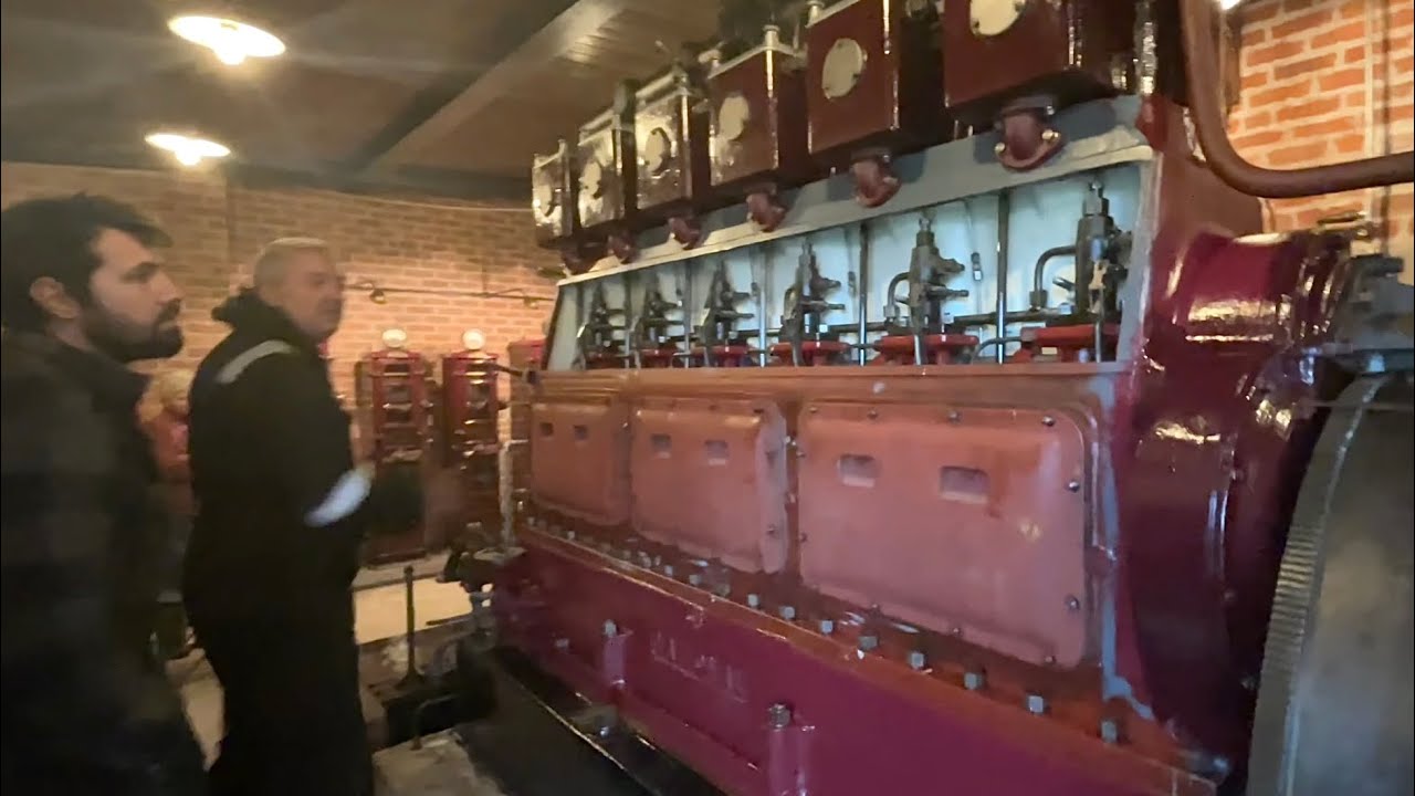 Дизельный двигатель National Oil and Gas 6RV 1936 года выпуска.