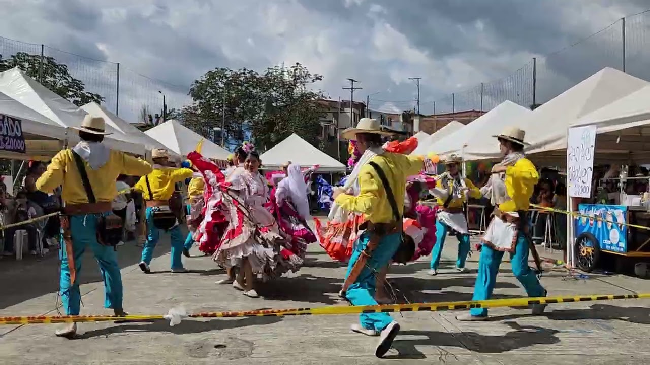 Pasillo fiestero  Toño