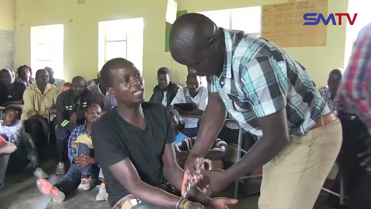 CHIEF NYAMAROPA: Ndinoda Mwana Wangu Wandakamuitisa Achirikuchikoro