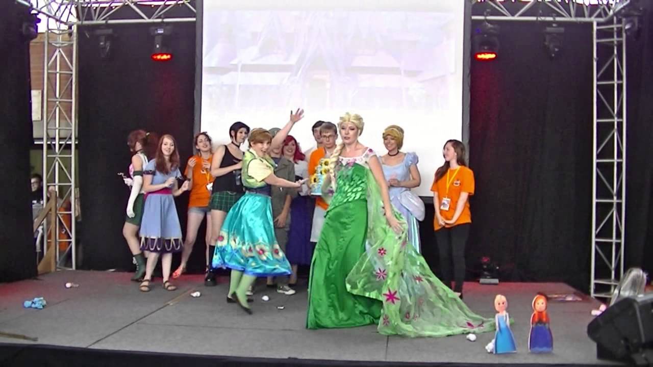 Frozen Fever Cosplay at Sin Manga 2016