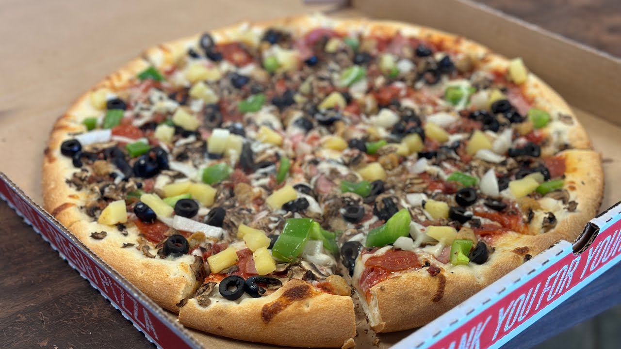 How to Make The BEST 8 Topping Combination / Supreme Pizza EVER