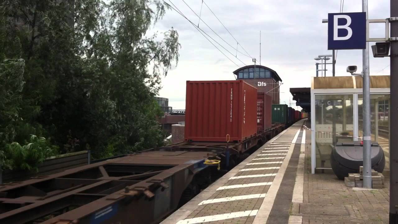 [MRCE] class E 189 - 151 Dispolok with a eastbound freight passing Bergedorf station.