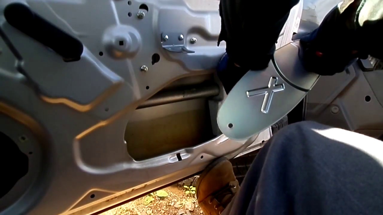 Снятие стеклоподъемника Chevrolet Aveo 02-11