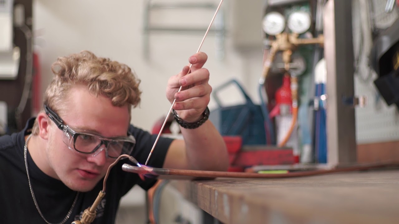 Was geht ab nach der Sekundarschule als Mechatroniker für Kältetechnik?