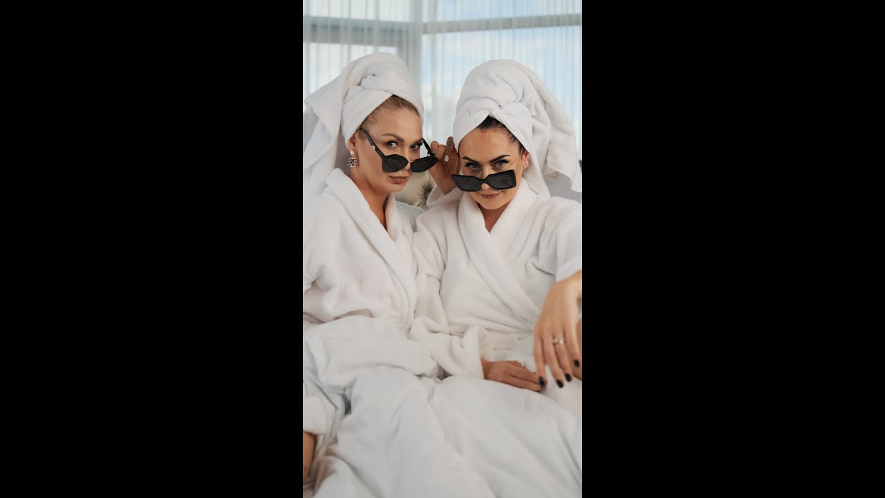 Natalija Bunkė & Simona Nainė #niek&scaron;ės - Padovanosiu