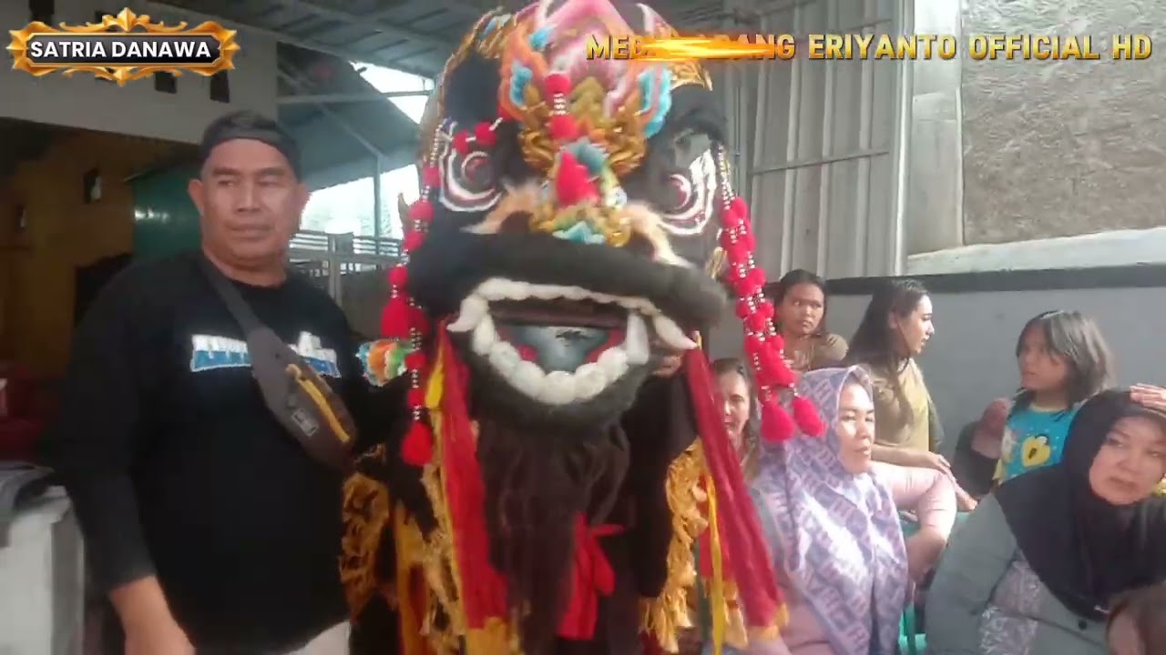 ATRAKSI  BUTA  BARONGSAI !! SATRIA DENAWA SHOW DESA MARGADADI BLOK REL KERETA API LAMA 