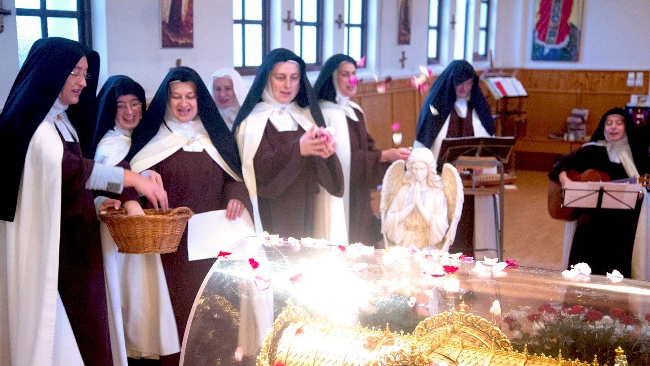 Bardzo ważna wizyta. Relikwie św. Teresy z Lisieux i Jej Rodziców w Karmelu na Islandii 2018r.