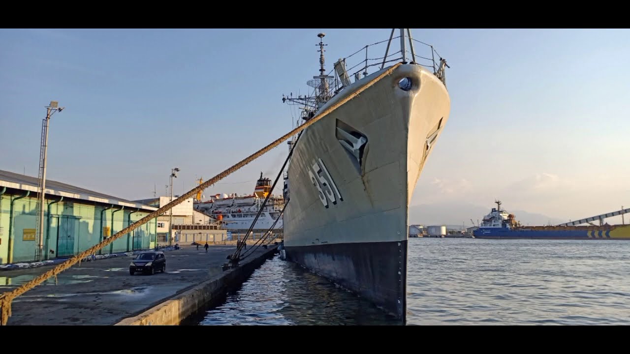 KRI AHMAD YANI 351 | keluar Galangan PT JMI