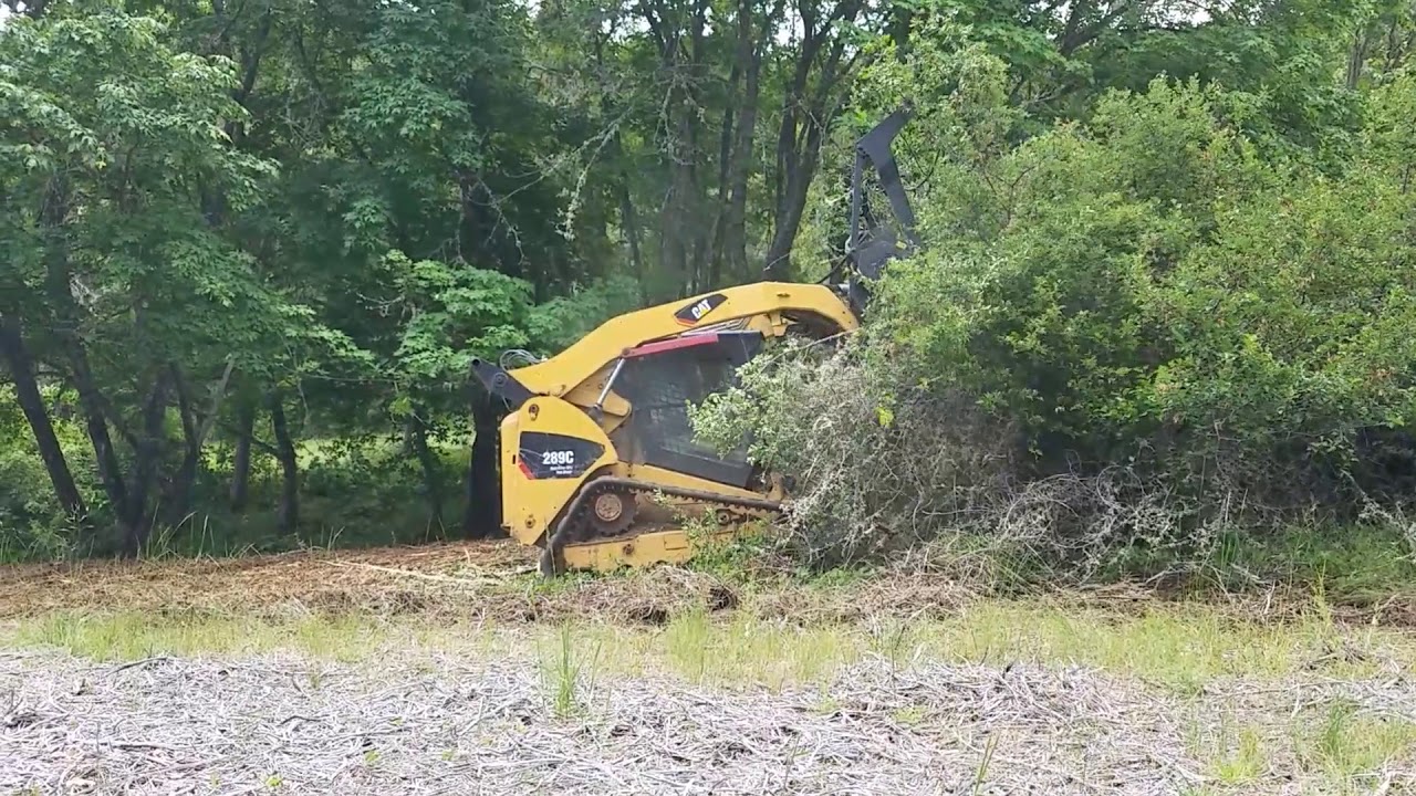 Fuel Reduction and Mulching with a Cat 289C and HM315 Mulcher