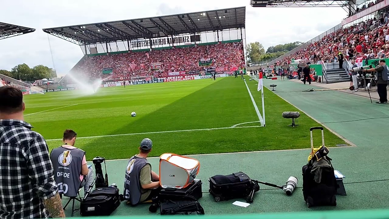Rot Weiss Essen : Hamburger SV  13.08.2023   3:4 n.V. (1:1 3:3) Impressionen vor dem Spiel