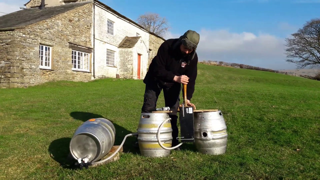 HOW TO STILLAGE AND FIT A HANDPULL FOR  A CASK OF ALE