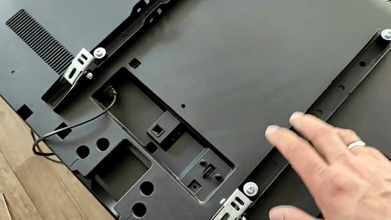 HOW TO HANG A TV ON THE WALL? WHICH TV BRACKET SHOULD I BUY?