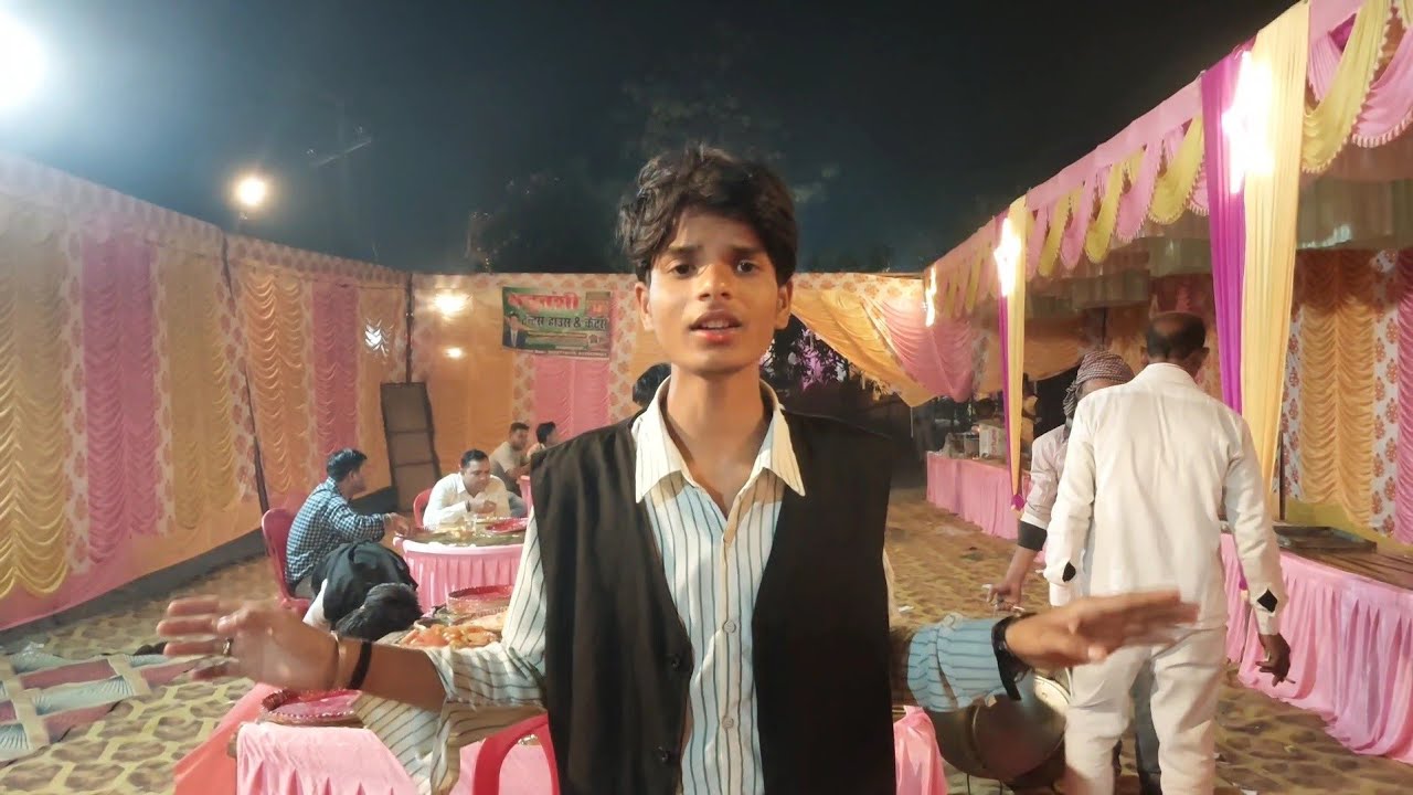 Bahubhuj mein sabko khana khilane ka 😋 alag hi maza hai 🤣
