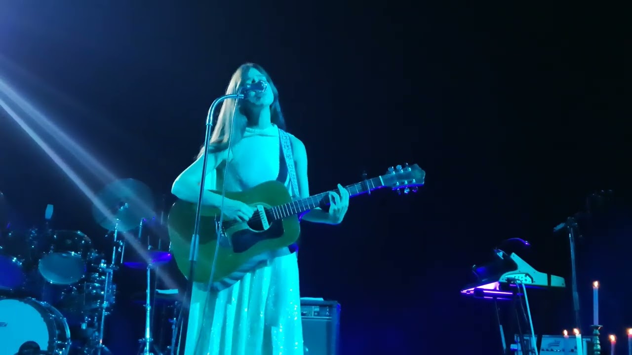 Weyes Blood - Picture Me Better (Live) - Glasgow Old Fruitmarket 11th November 2023