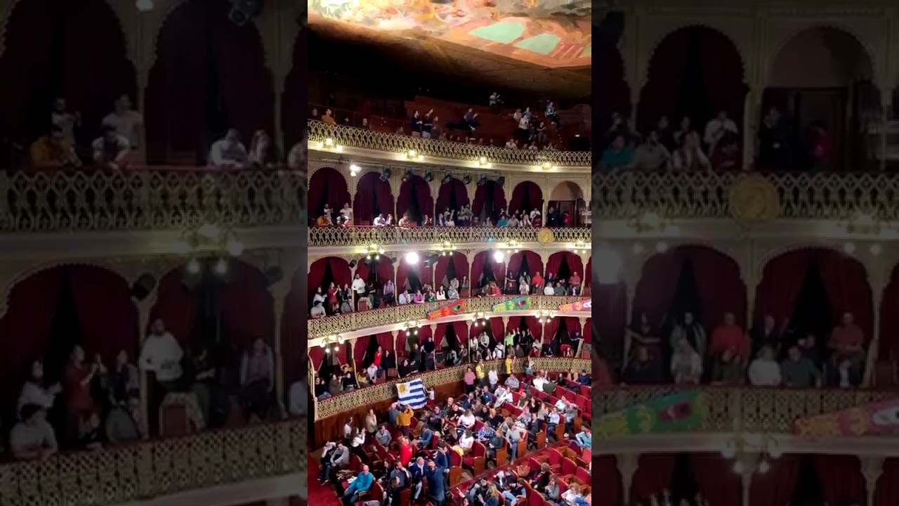 El Gallinero del Gran Teatro Falla canta el Credo de los Peregrinos