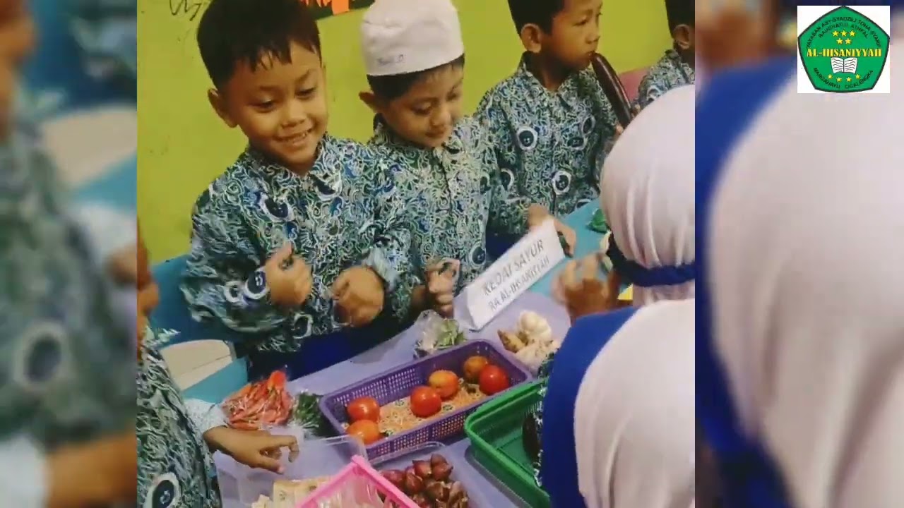 Bermain Peran Penjual dan Pembeli Sayuran, Beras, Telur RA Al-Ihsaniyyah Cicalengka