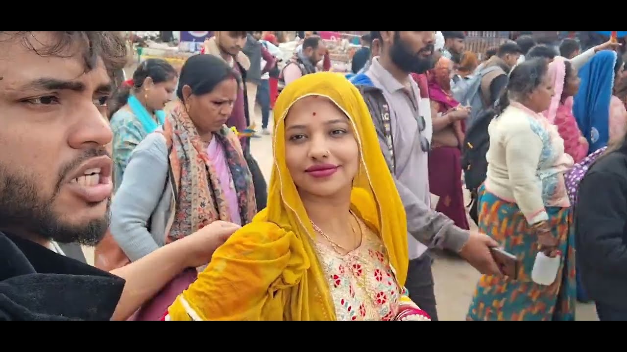 Socha Nahi Tha Mahakumbh Prayagraj Me Aisa Hoga 😳 | Family Vlog #vlog #explore #views 
