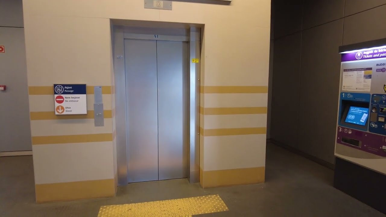 Elevator - Kőbánya-Kispest metro station Budapest [4K HDR]