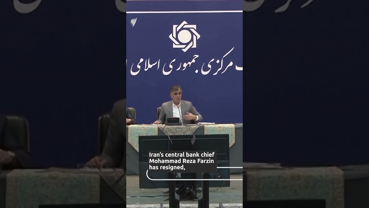 Iranian students and shopkeepers protest against economic hardship