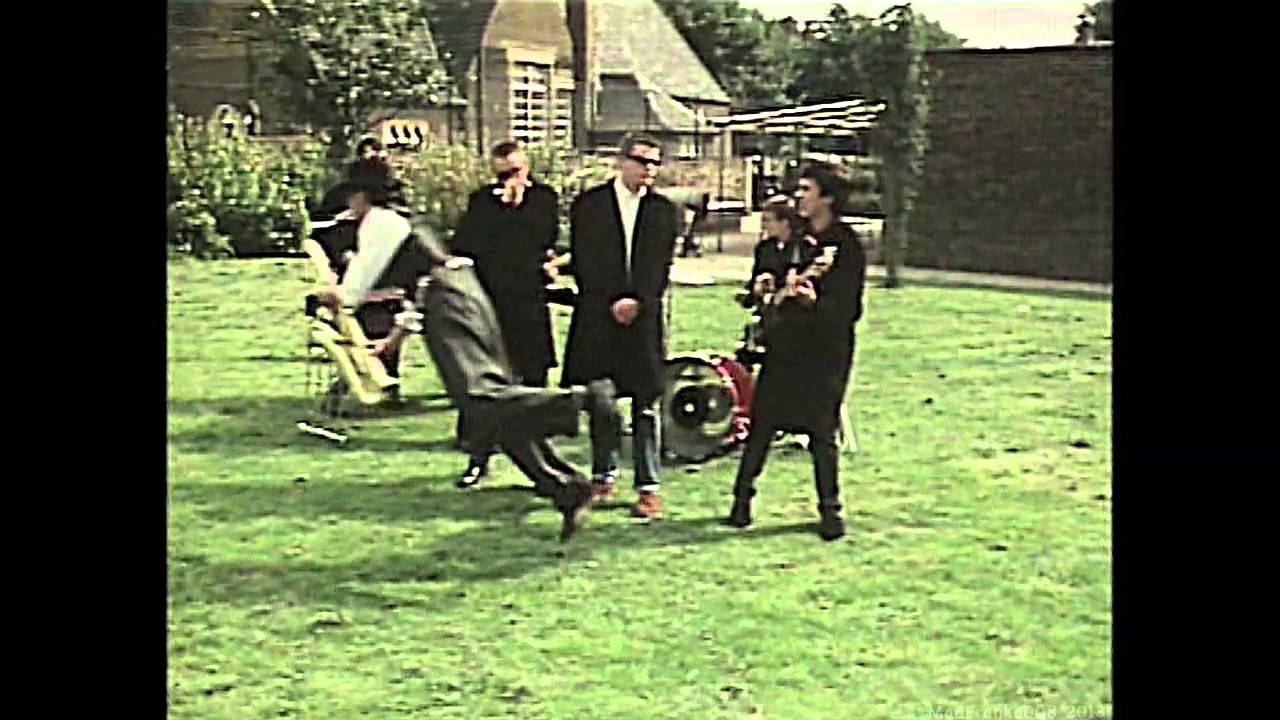 05 MADNESS - Baggy Trousers (1980) (HD)