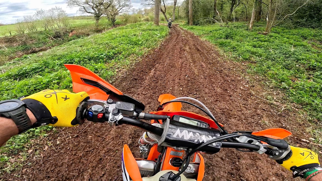 Проехав 14 миль по потрясающим трассам на эндуро-событии (RAW LAP)