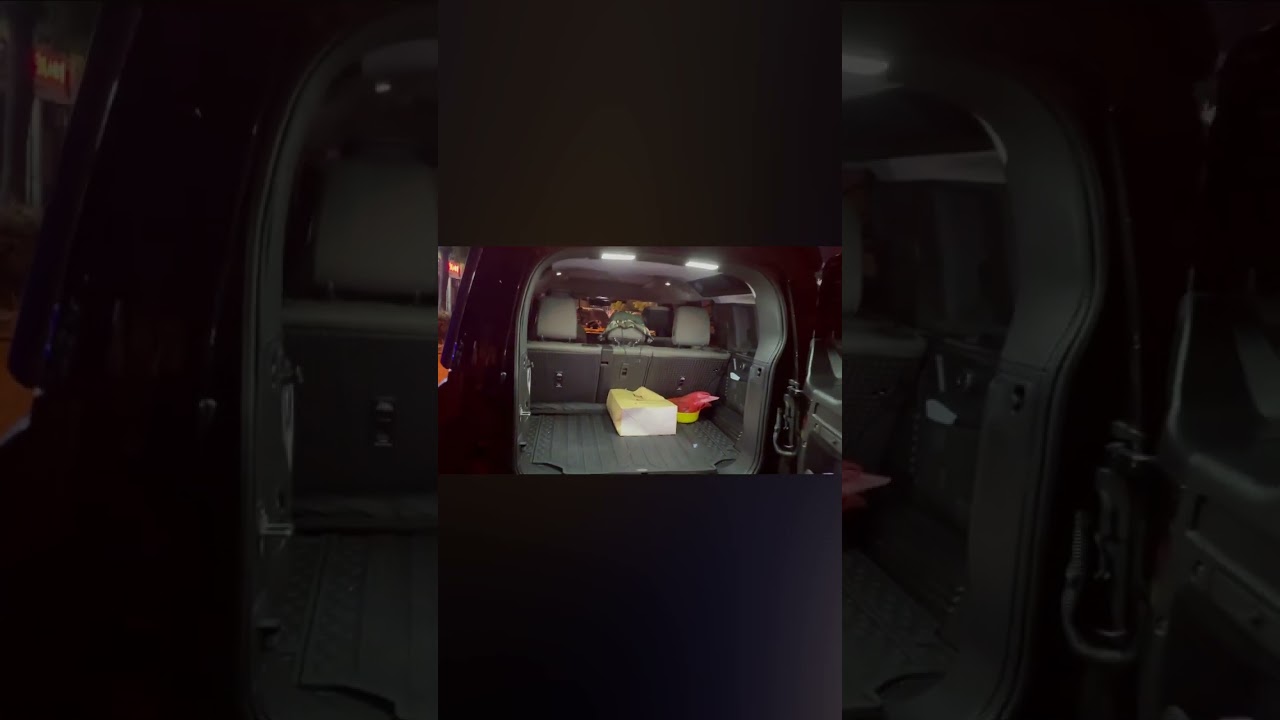 Land Rover Defender, trunk LED lighting