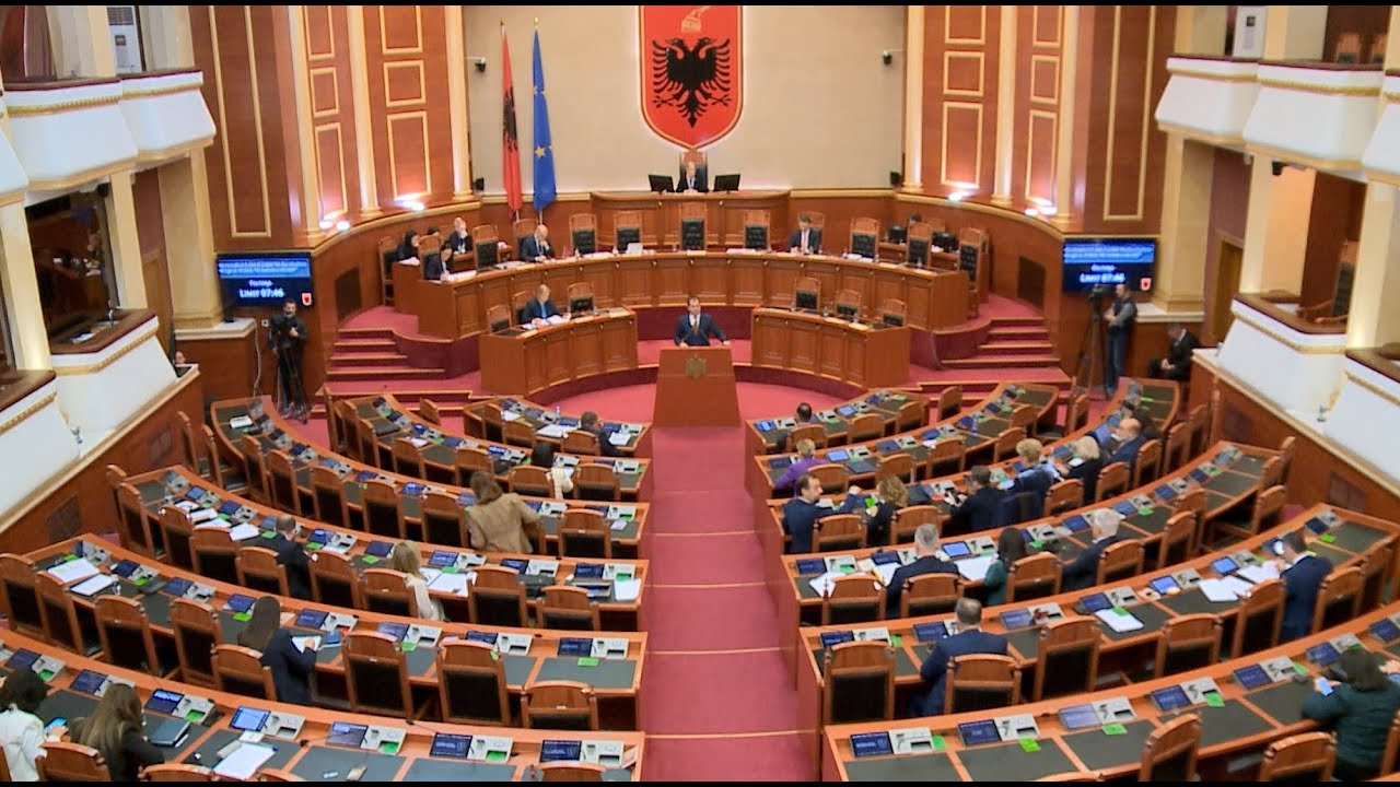Tv Klan - Porti i ri i mallrave n&euml; Durr&euml;s shkakton debate n&euml; parlament