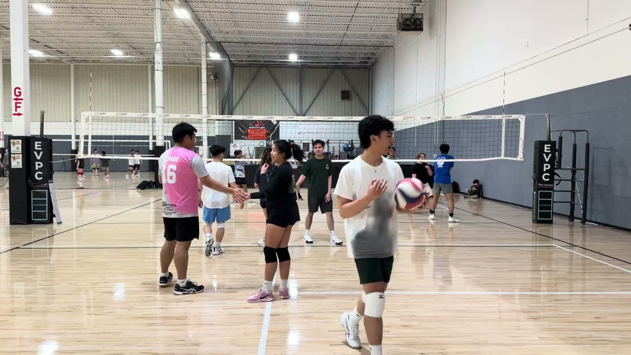Jan 4. Bumpin purses vs. Straw Hats s2