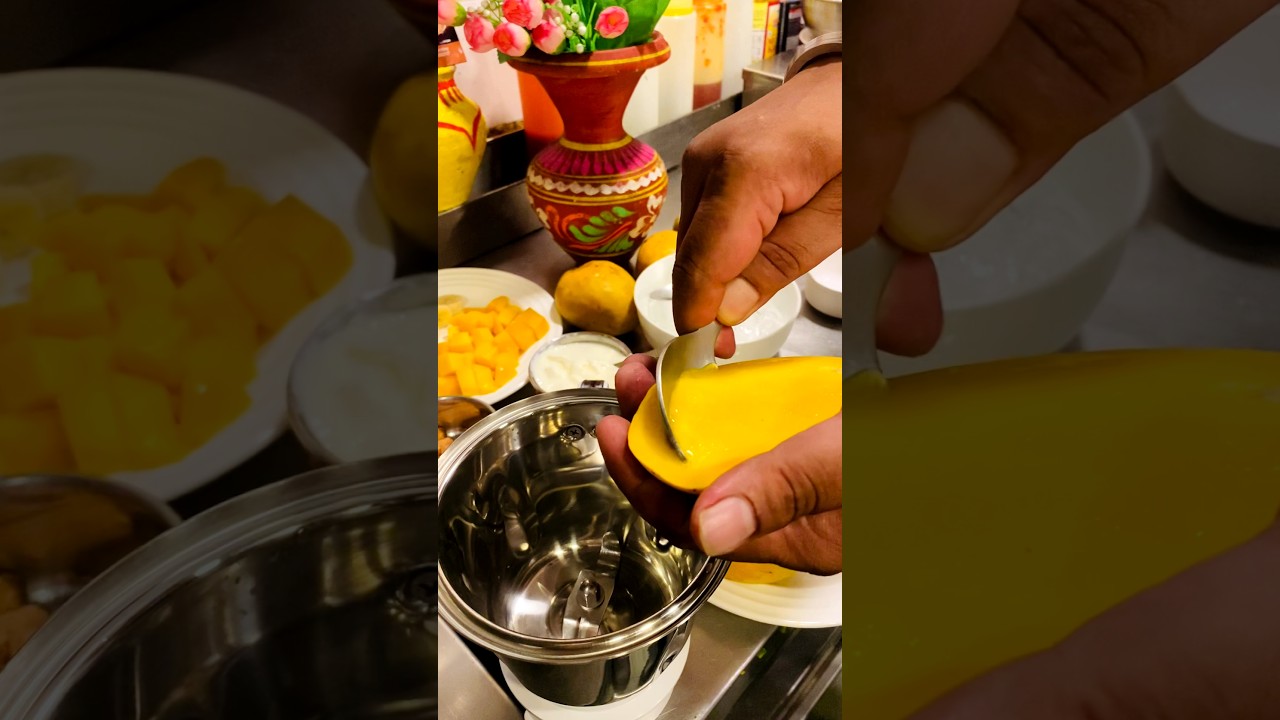 MANGO SMOOTHIE || COOK WITH CHEF MANOJ || CHEF MANOJ RECIPES KHAZANA#chefmanojrecipeskhazana