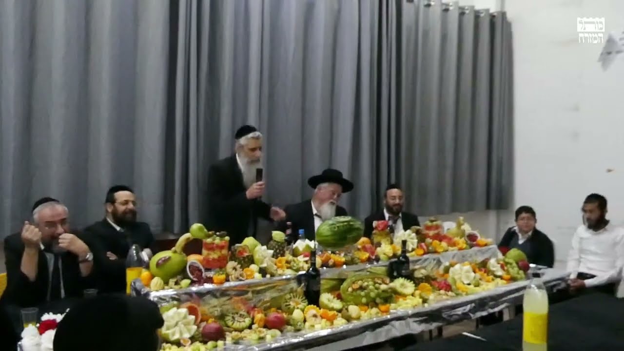 כְּחֹמֶר בְּיַד הַיּוֹצֵר: שירה מרגשת של בני ישיבת באר התלמוד בסעודת ליל ט