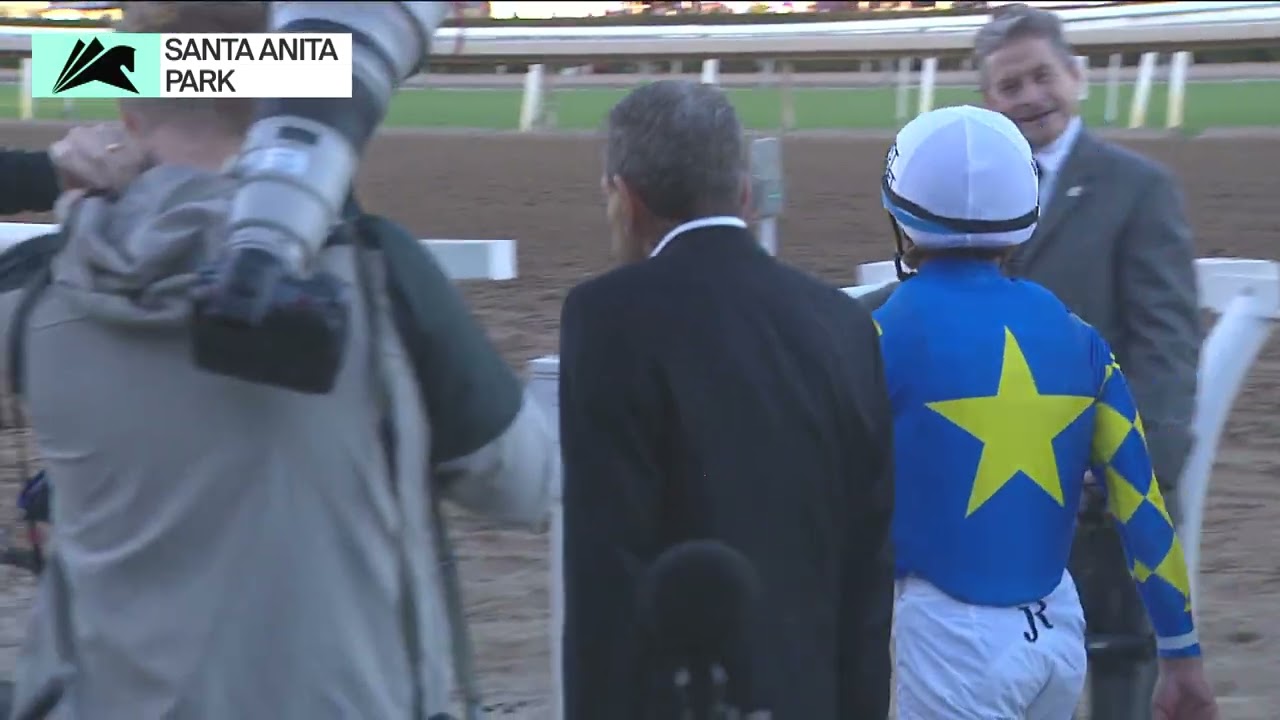 Goal Oriented одержал победу в скачках Malibu Stakes в воскресенье, 28 декабря, на ипподроме Sant...
