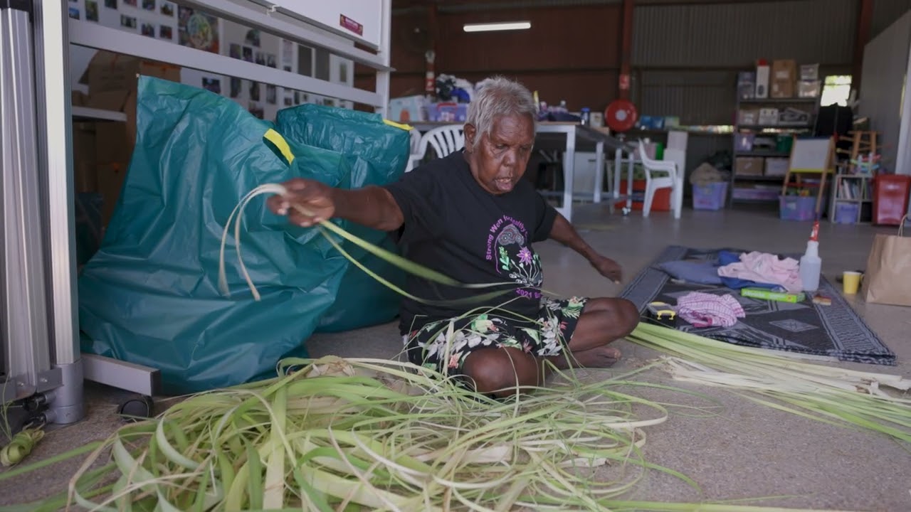 Collecting Pandanus and Colour with tthe Banatjarl Strongbala Wimuns Grup