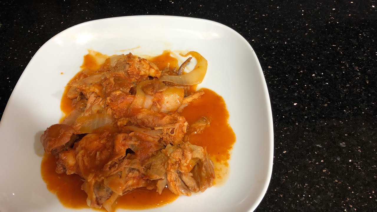 Pollo Rostizado  En Salsa De Jitomate