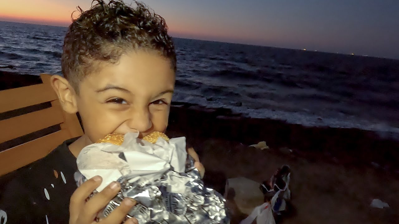 لمينا العزال واتغدينا عالبحر👈اشترينا عرض من بافلو برجر🍔نسينا اهم شيئ!!🙄