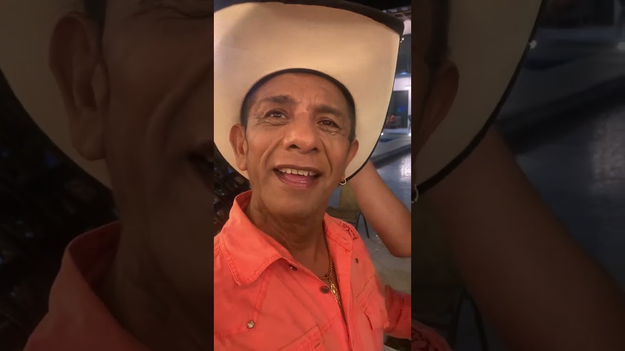 CHAWI enamora a bella la plebeya