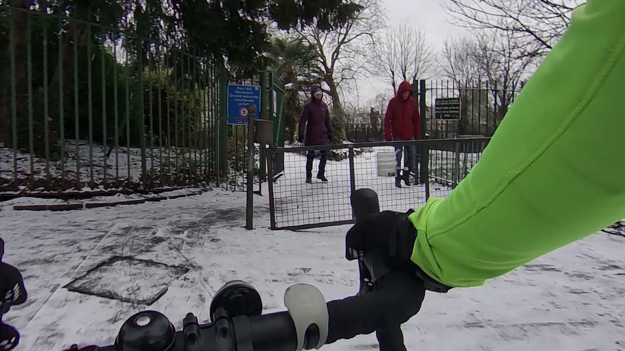 Ride through Park Hill park, East Croydon, London on Road Bike - Specialized Allez