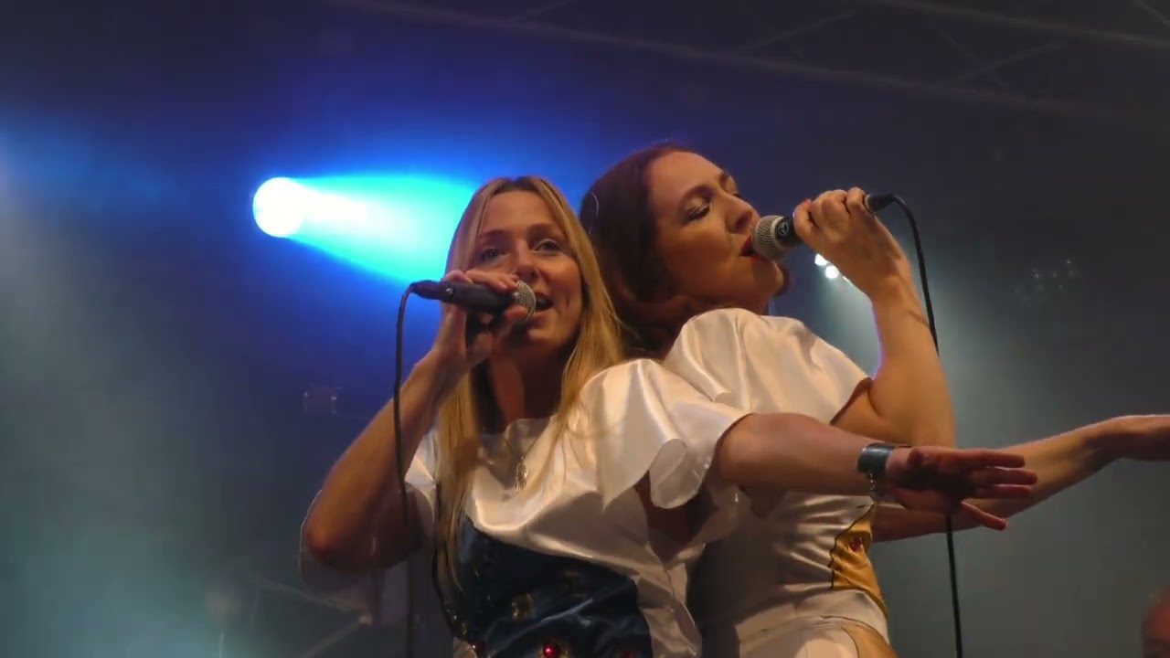 4 DAAGSE  NIJMEGEN 2022  geweldig optreden ABBA  GOLD op Plein 1944   ( geheel )