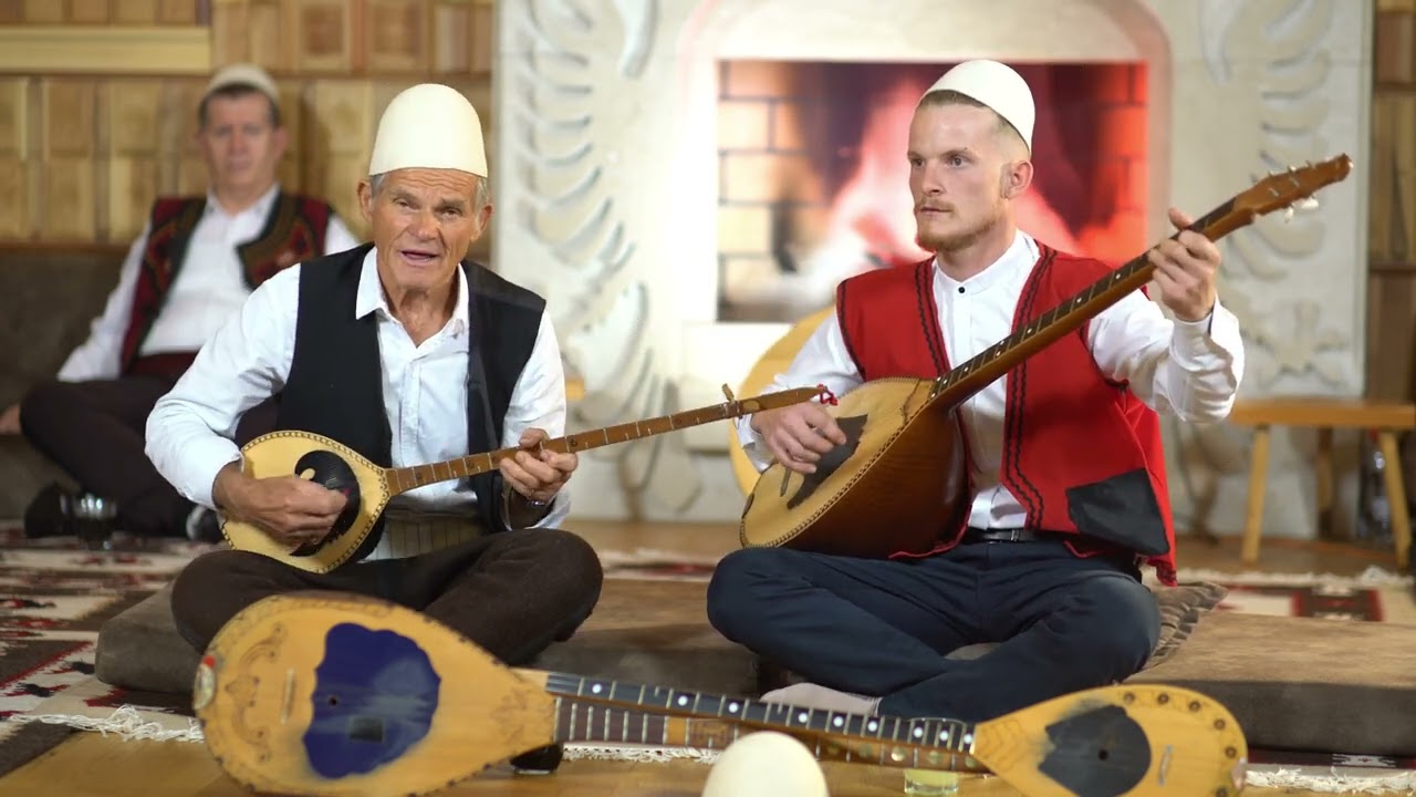 MUS&Euml; H&Euml;RTICA -  O vllaz&euml;n shqiptar&euml; ku jeni