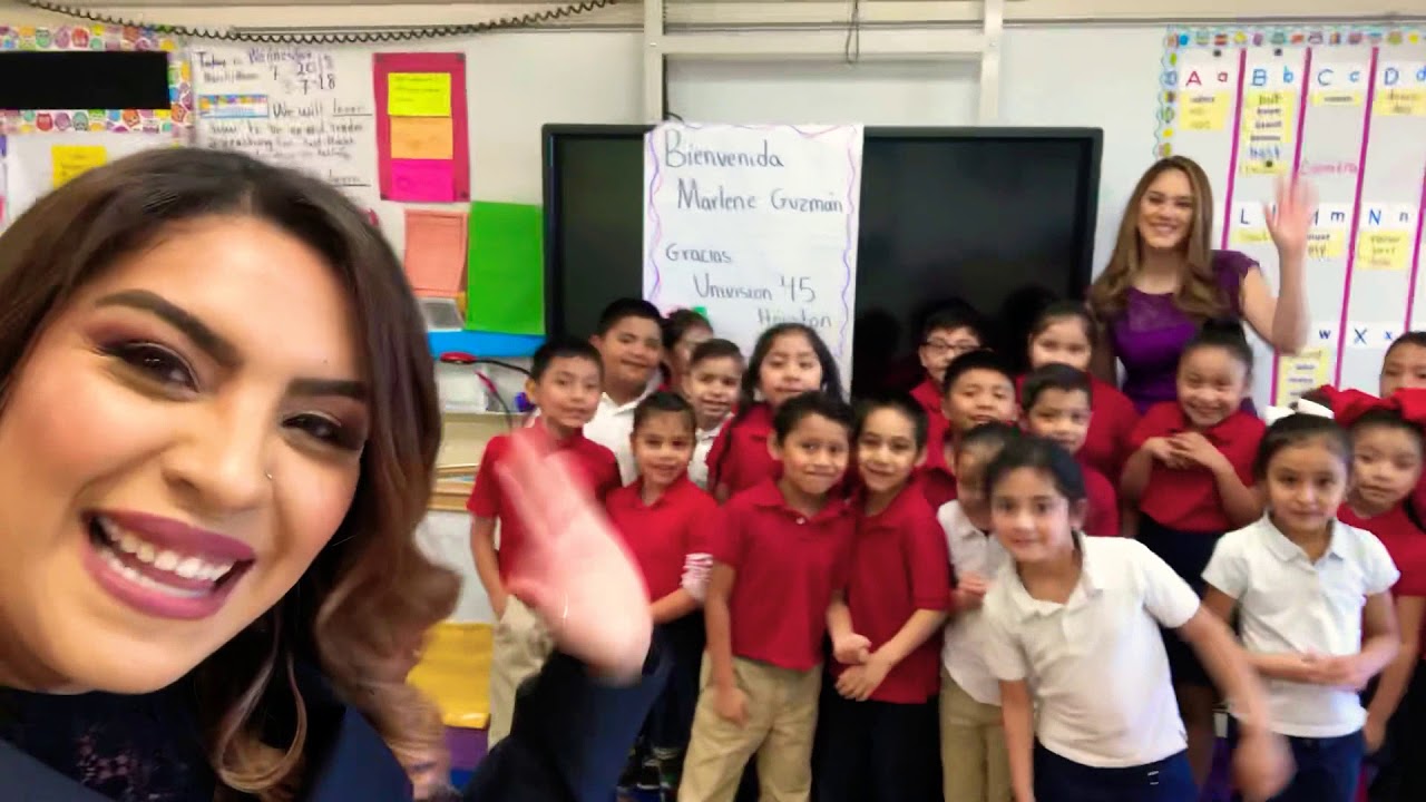 Reportera Marlene Guzman de Univision 45 en clase de Ms. Ruiz!