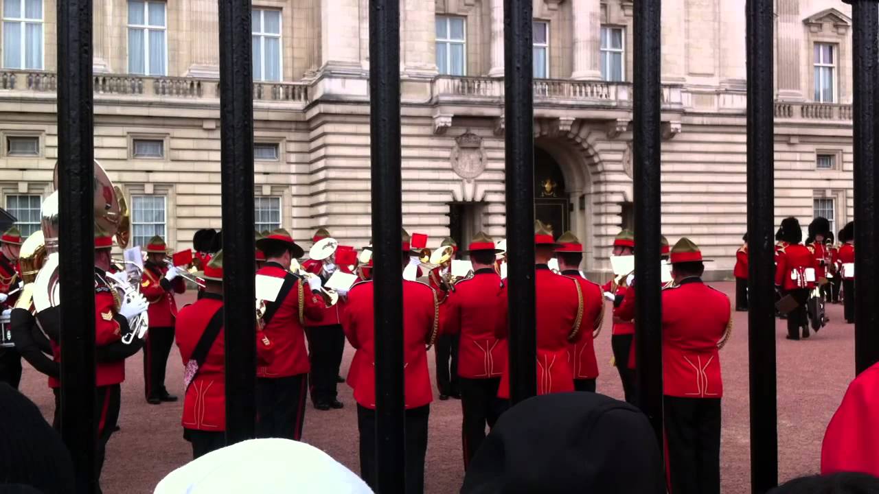 New Zealand Army Band - Buckingham Palace Changing of the Guard May 5 2012 - Birdland
