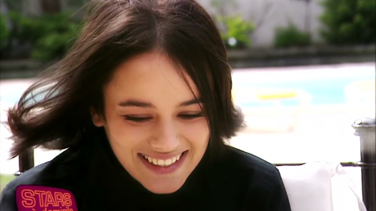 ᴴᴰ60FPS Alizée - Mes Fantômes - Une enfant du siècle (1080p)