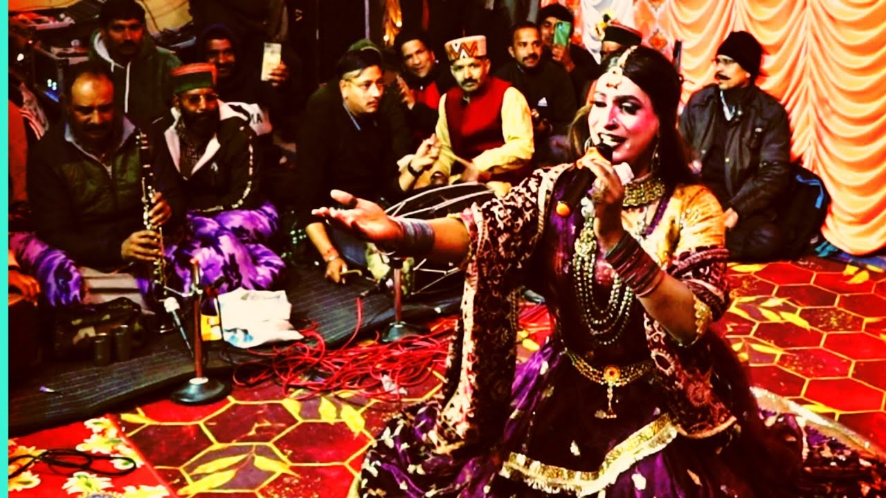 हिमाचली करयाला ll आपकी मांग पर मिस कृतिका का डांस ll हाल ही मे दियूं चौकी मे करयाला पार्टी वाकनाघाट