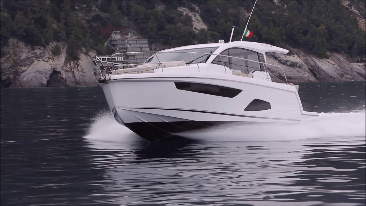 Sealine C330