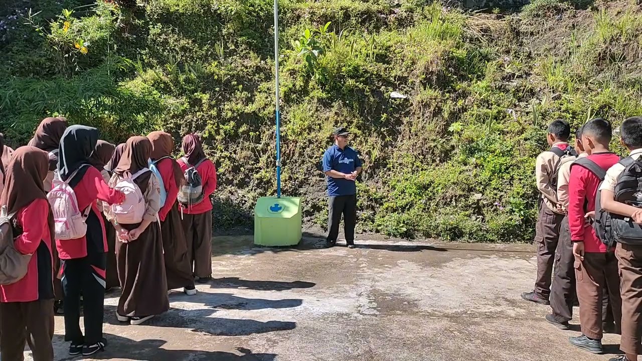 Apel Siang Menjelang Libur Akhir Ramadhan di SMPN 2 Satap Pandanarum 