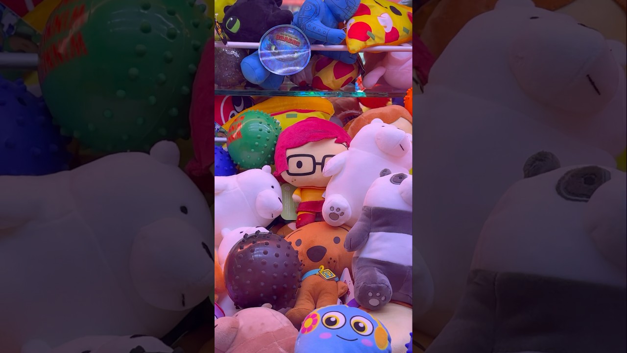 День 3. Играем на игровом автомате с клешней в Dave and Busters! 
